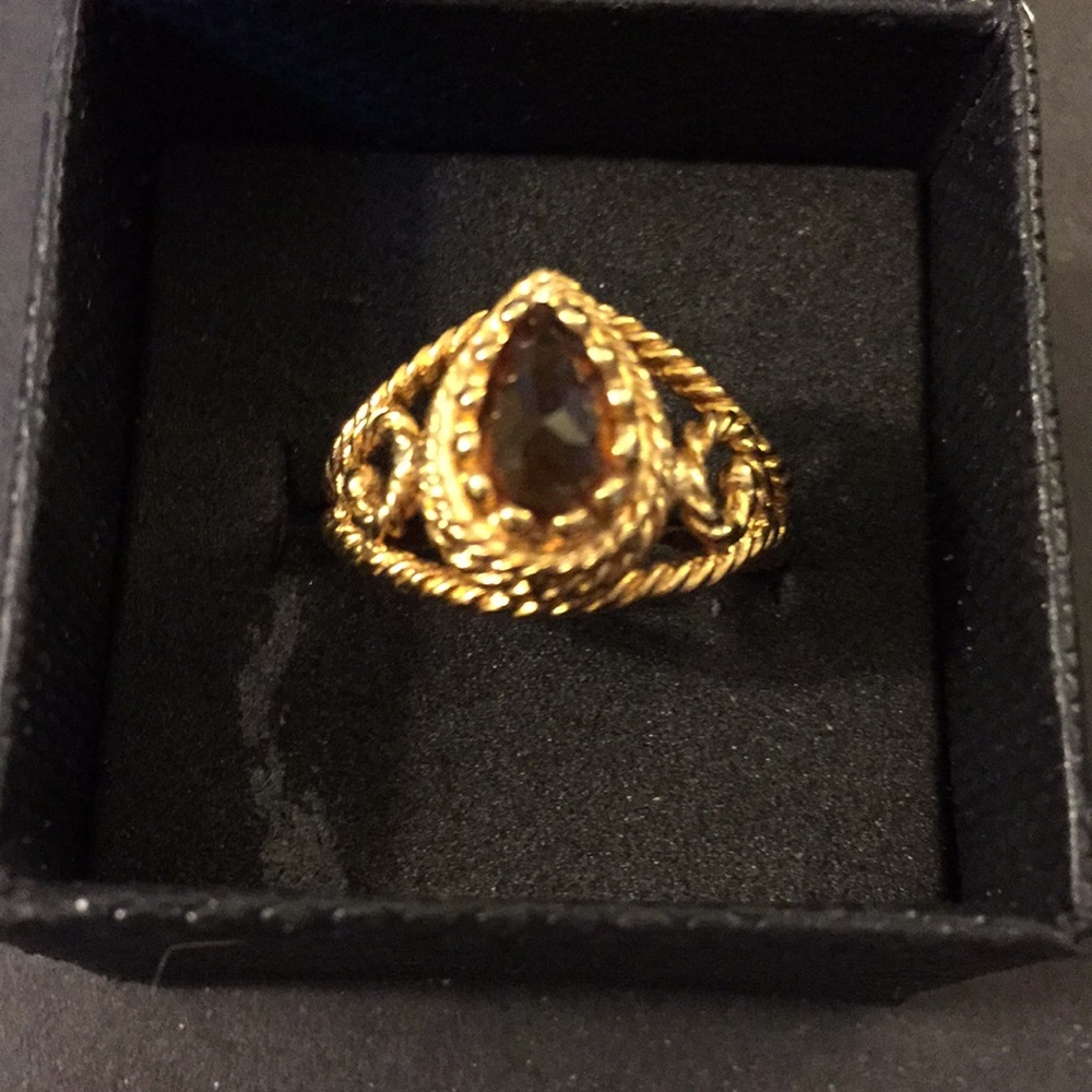 Avon gold filigree Ring